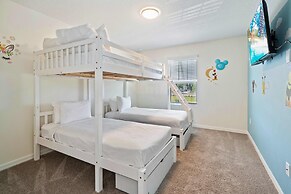 1640 Tropical Palms Circle