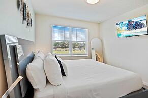 1640 Tropical Palms Circle