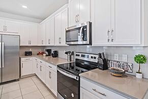 1888 Tropical Palms Circle