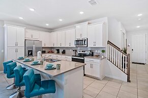 1888 Tropical Palms Circle