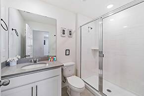 1888 Tropical Palms Circle