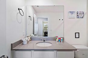 1888 Tropical Palms Circle