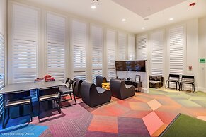 1888 Tropical Palms Circle