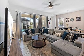 1888 Tropical Palms Circle