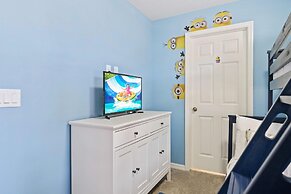 1888 Tropical Palms Circle