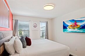 1832 Tropical Palms Circle