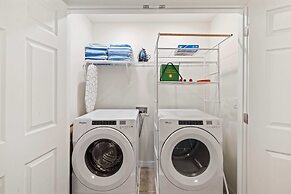 1832 Tropical Palms Circle