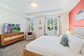 1832 Tropical Palms Circle