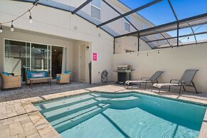 1832 Tropical Palms Circle