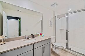 1832 Tropical Palms Circle