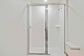 1832 Tropical Palms Circle