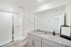 1832 Tropical Palms Circle