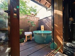 Kyoto Machiya Kamogawa Gardens