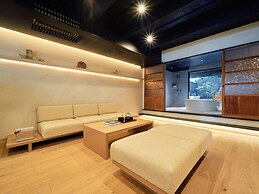 Kyoto Machiya Kamogawa Gardens