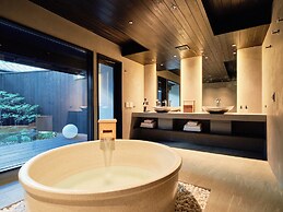 Kyoto Machiya Kamogawa Gardens