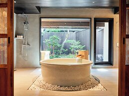 Kyoto Machiya Kamogawa Gardens