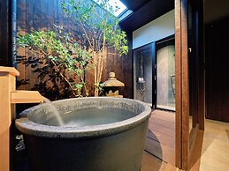 Kyoto Machiya Kamogawa Gardens