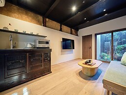 Kyoto Machiya Kamogawa Gardens