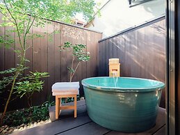 Kyoto Machiya Kamogawa Gardens