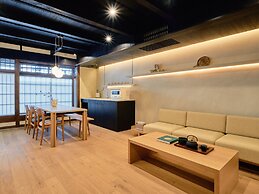 Kyoto Machiya Kamogawa Gardens