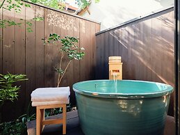 Kyoto Machiya Kamogawa Gardens