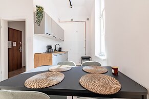 RentPlanet - plac Uniwersytecki