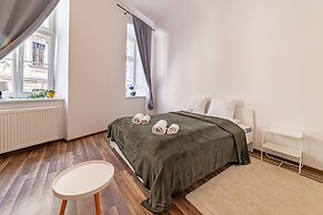 RentPlanet - plac Uniwersytecki