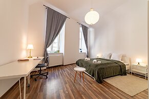 RentPlanet - plac Uniwersytecki