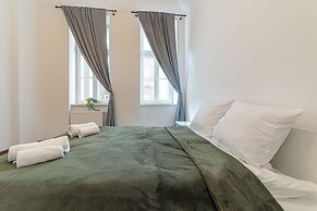 RentPlanet - plac Uniwersytecki