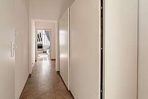 RentPlanet - plac Uniwersytecki