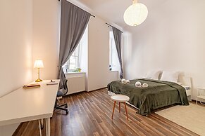 RentPlanet - plac Uniwersytecki