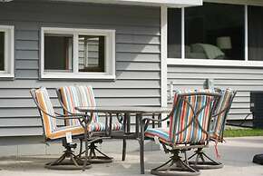 Serenity Shores, Tranquil Retreat in Traverse City