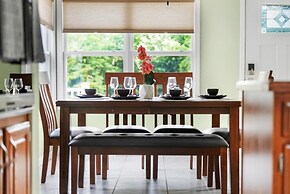 Serenity Shores, Tranquil Retreat in Traverse City