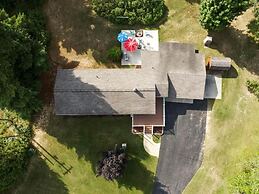 Serenity Shores, Tranquil Retreat in Traverse City