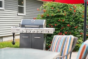 Serenity Shores, Tranquil Retreat in Traverse City