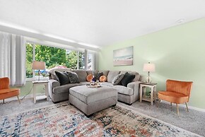 Serenity Shores, Tranquil Retreat in Traverse City