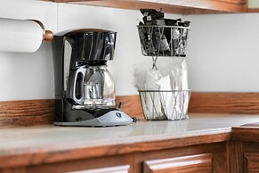 Serenity Shores, Tranquil Retreat in Traverse City