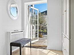 Sanders Swan - Marvellous Villa Close to the Center of Copenhagen