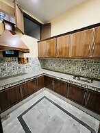 Chandi Hotel and Apartments