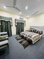 Chandi Hotel and Apartments