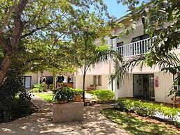 Room in Lodge - Luxury Suite 1 in Boutique Lodge With Free Savannah Ad