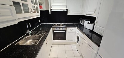 Sunny Home in Central London