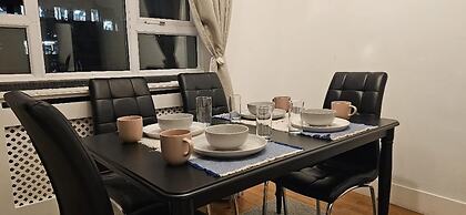 Sunny Home in Central London