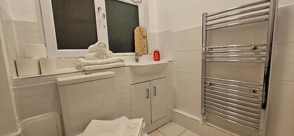 Sunny Home in Central London