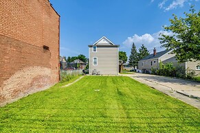 Dog-friendly Blue Island Apt w/ Backyard!