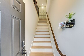 Walk to Shops & Restaurants: Chic Galveston Studio