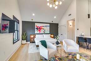 Walk to Shops & Restaurants: Chic Galveston Studio