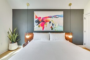 Walk to Shops & Restaurants: Chic Galveston Studio