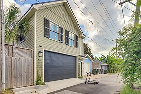 Walk to Shops & Restaurants: Chic Galveston Studio