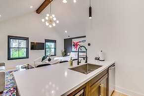 Walk to Shops & Restaurants: Chic Galveston Studio